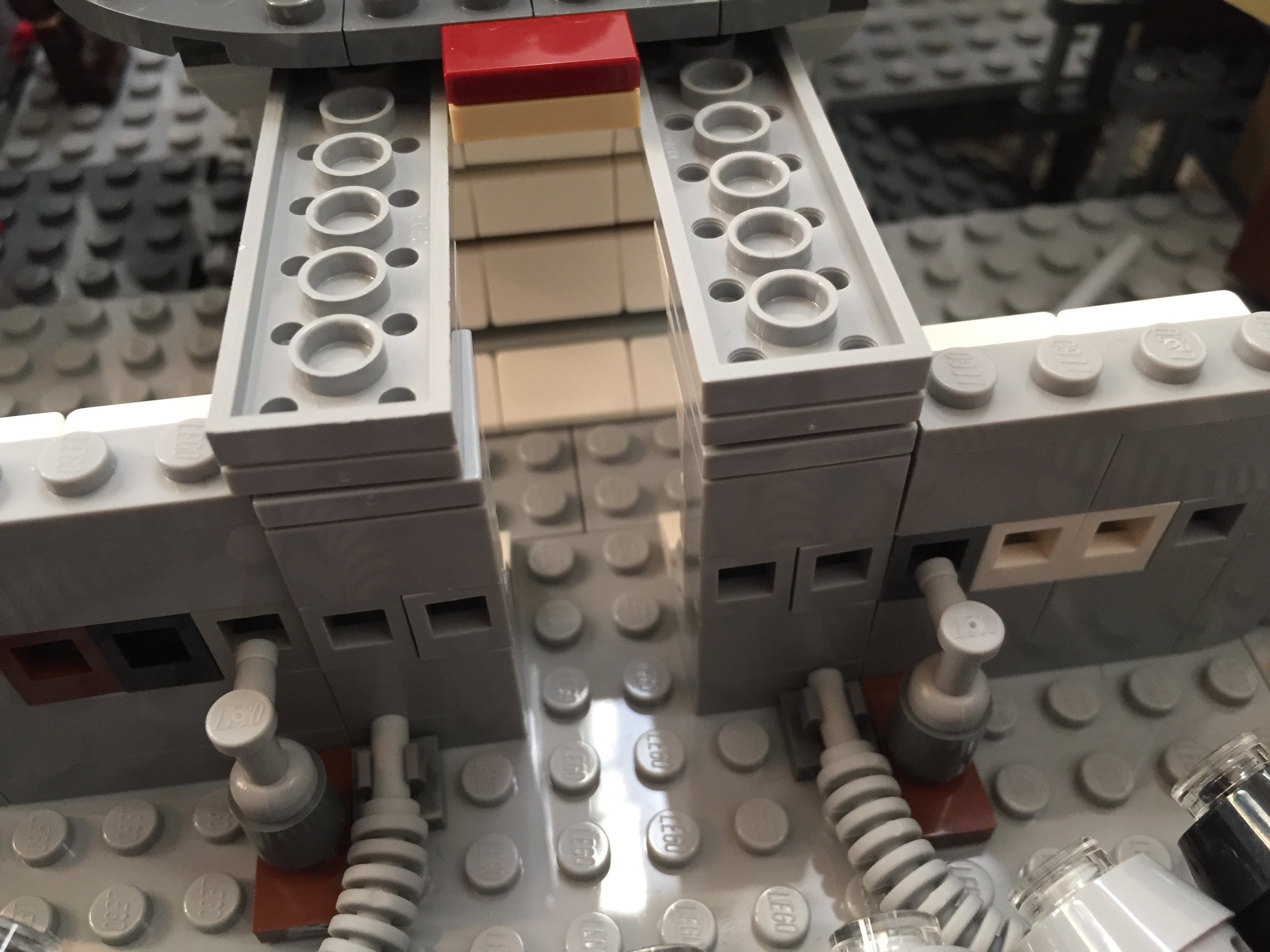 Millennium-Falcon-aft-engineroom-entrance.jpg