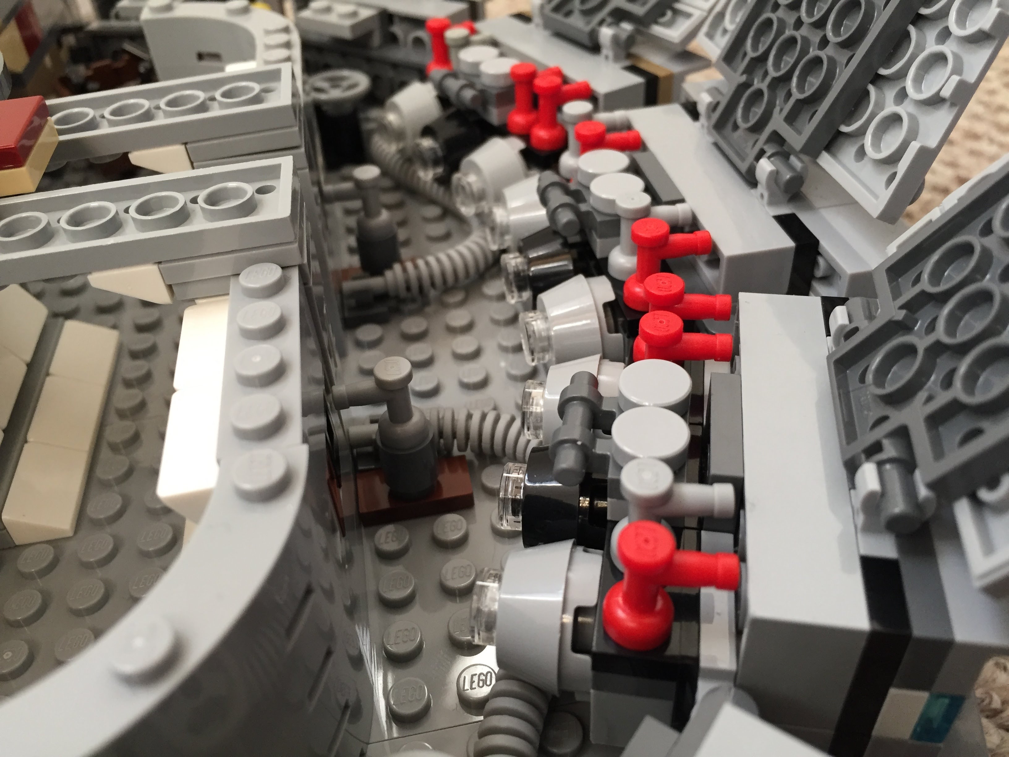 Millennium-Falcon-aft-engineroom-sideview.jpg