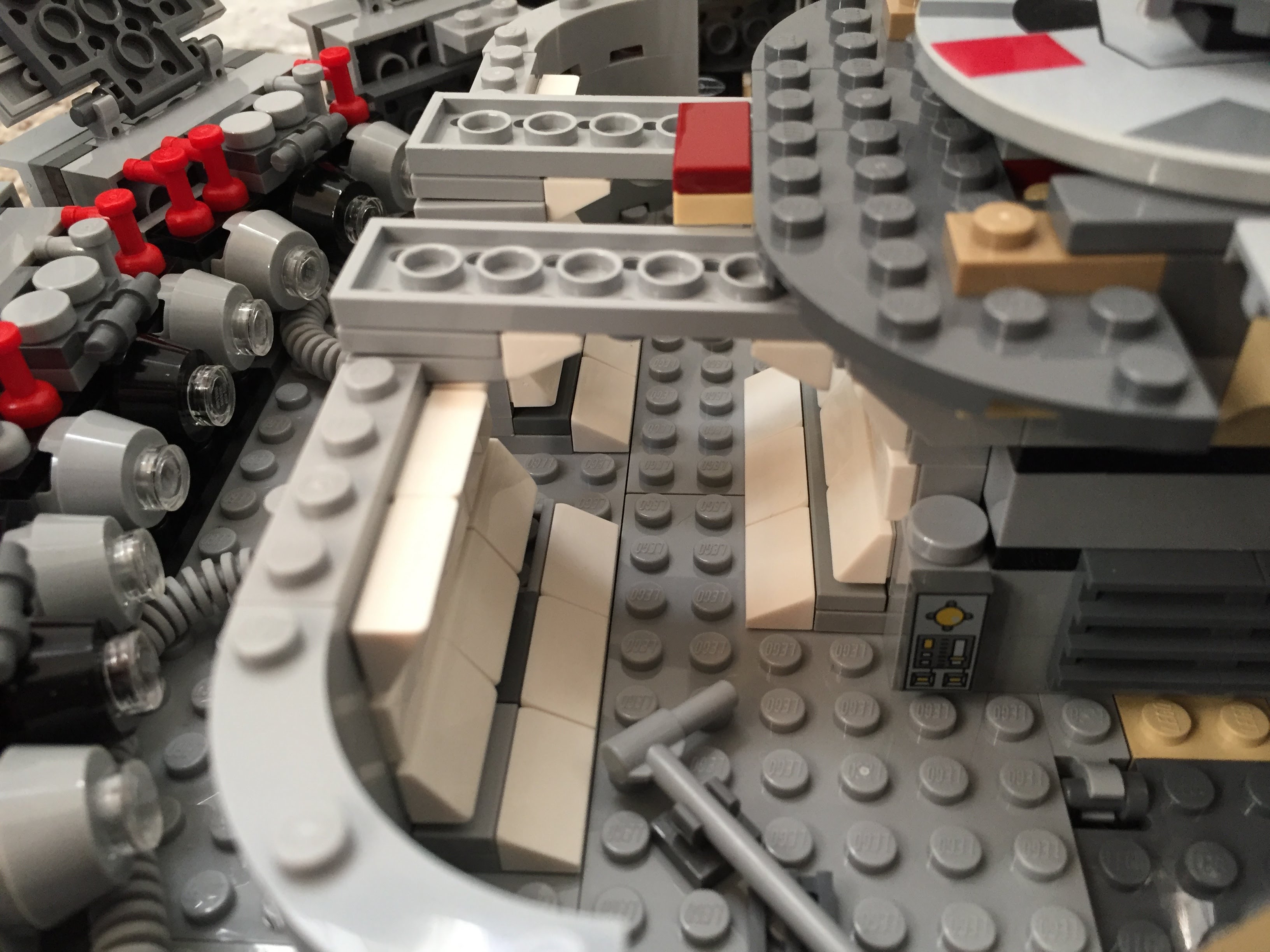 Millennium-Falcon-aft-passageway.jpg