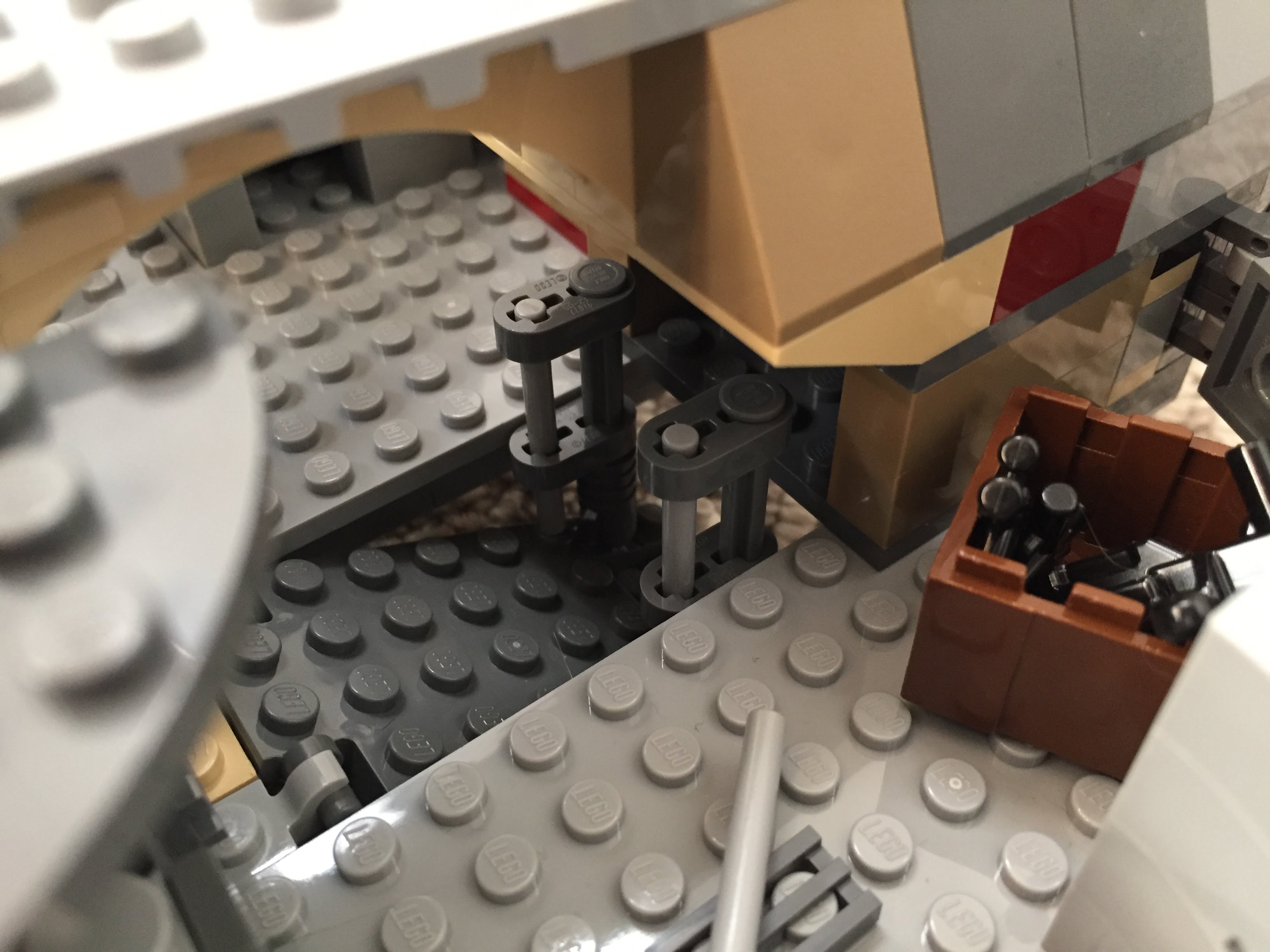Millennium-Falcon-entryramp-interior-down2.jpg