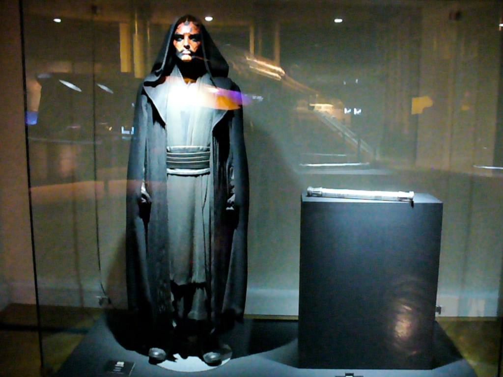 Darth Maul and double bladed lightsaber