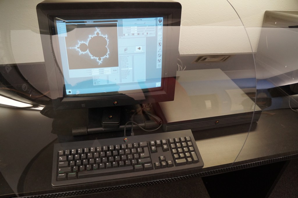 Pizza box NeXTstation Workstation