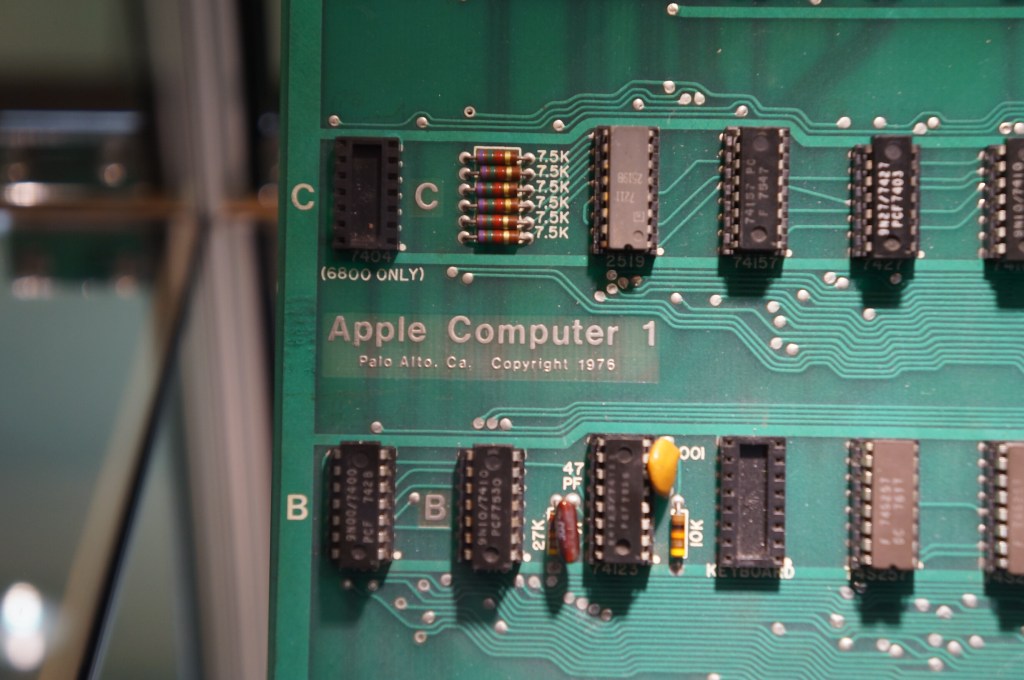 VCFSE 2.0, Computer Displays, Apple I Motherboard