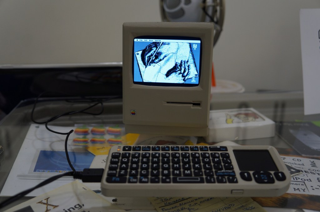 VCFSE 2.0, Exhibition Hall, Tiny 3D Printed Mac emulator