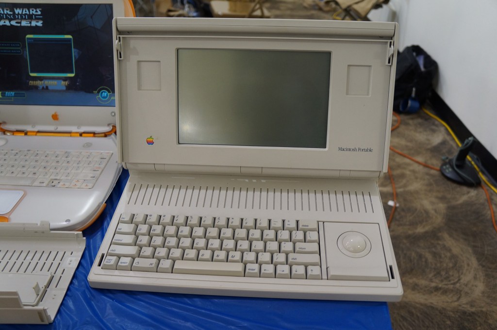 VCFSE 2.0, Exhibition Hall, Apple Macintosh Portable