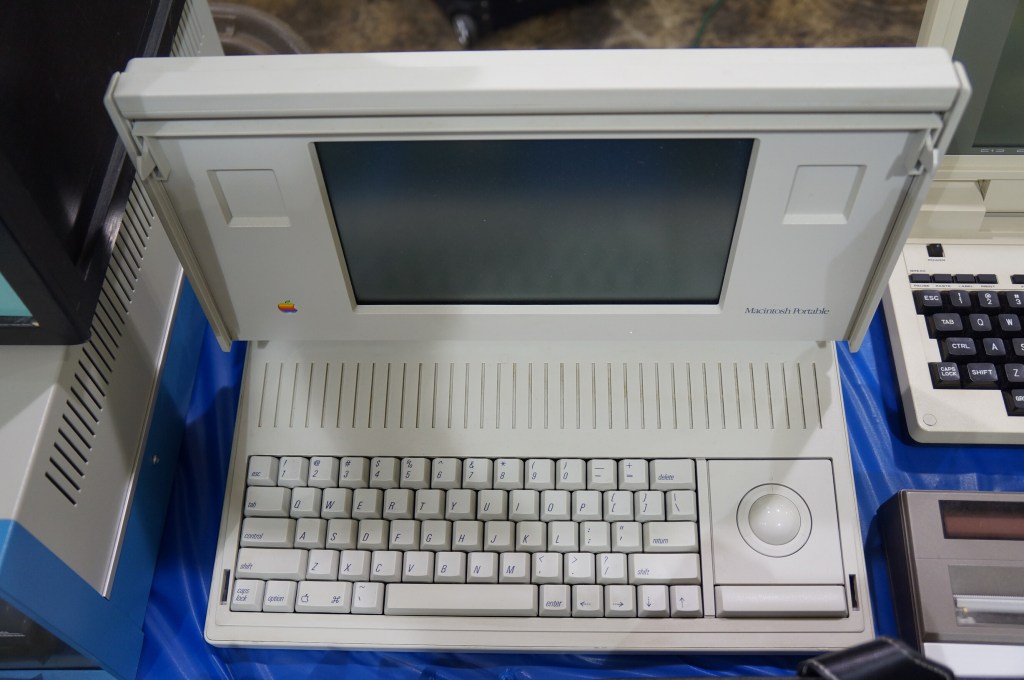 VCFSE 2.0, Exhibition Hall, Apple Macintosh Portable