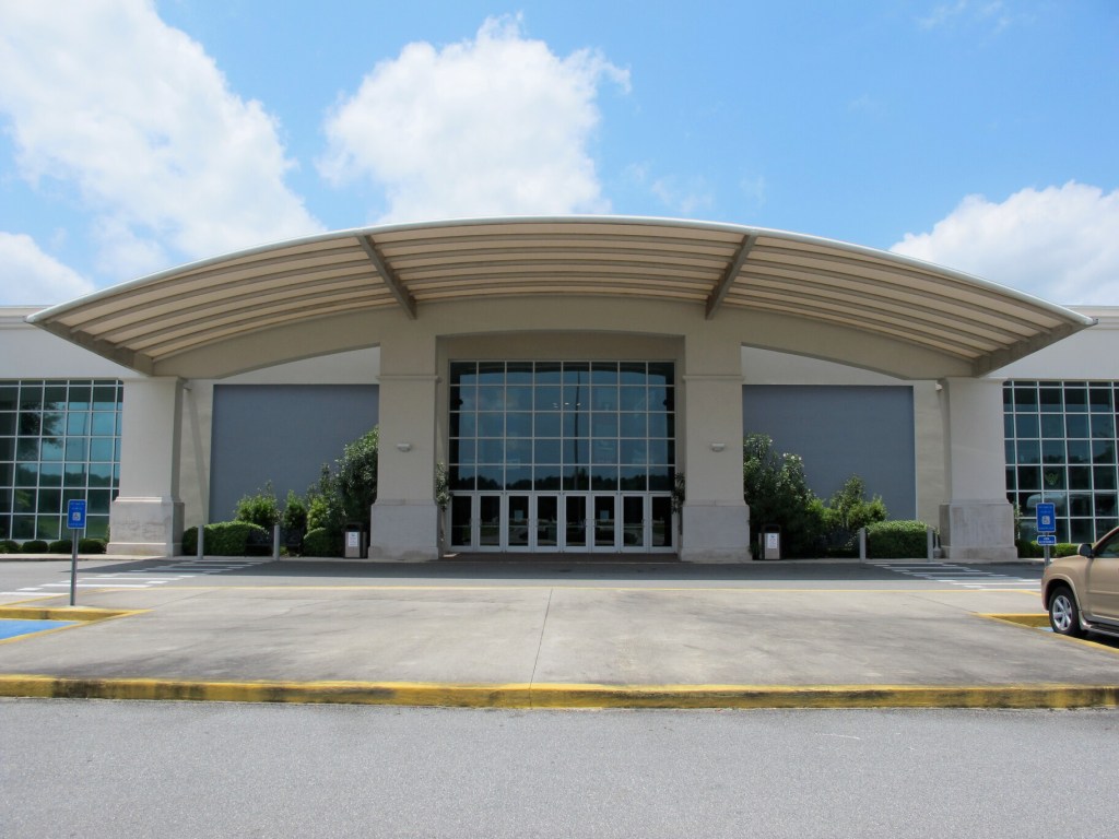 Mighty Eighth Air Force Museum in Savannah, GA, Entrance