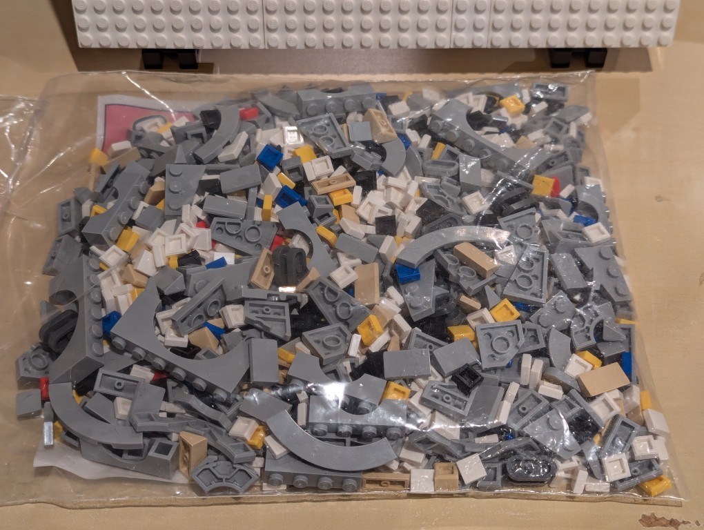 Bag of hundreds of LEGO pick-a-brick