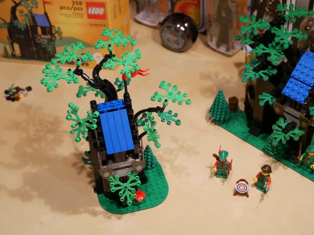 Forest Hideout (40567) build