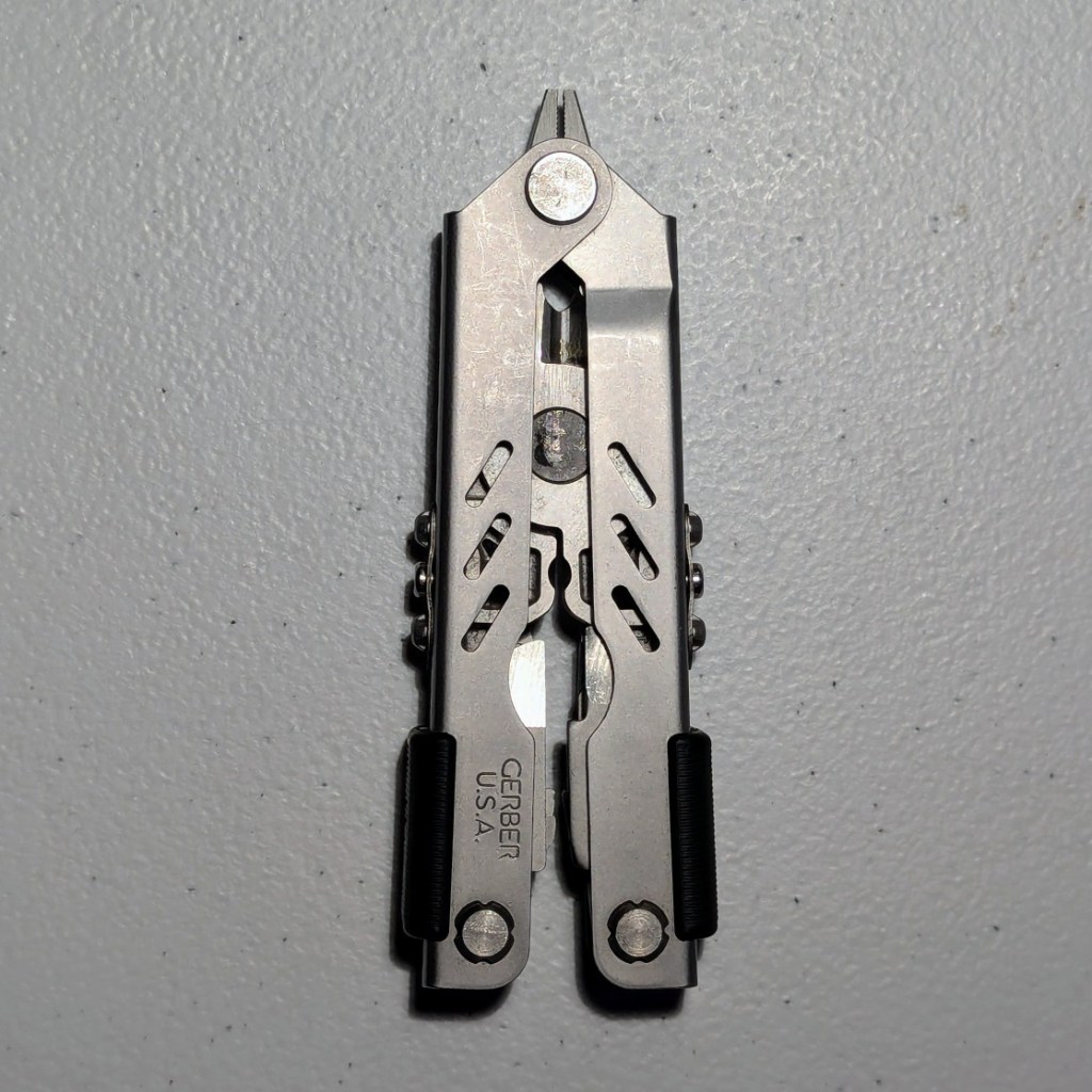 Gerber Multi-Plier 400 Compact Sport, closed