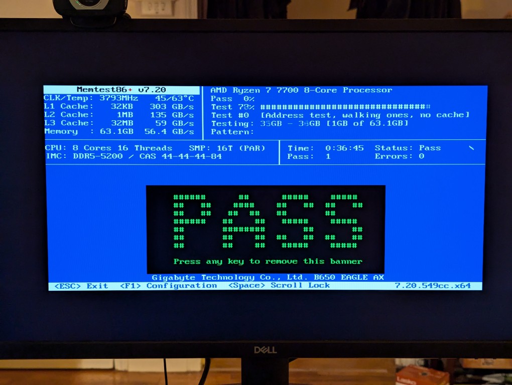 memtest86+ RAM test screen with the large word "PASS" in the middle of the screen