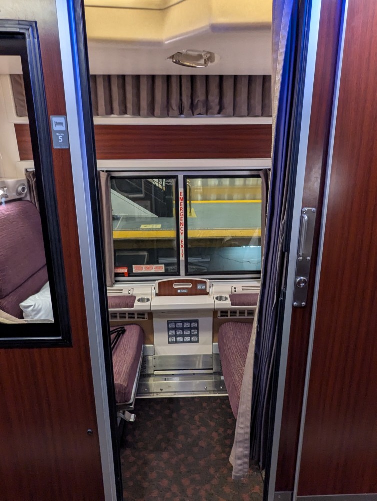 train roomette doorway